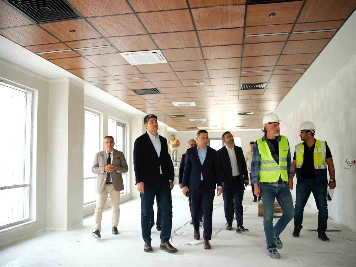 Ataşehir Belediye Başkanı Sağlık Merkezlerini Ziyaret Etti