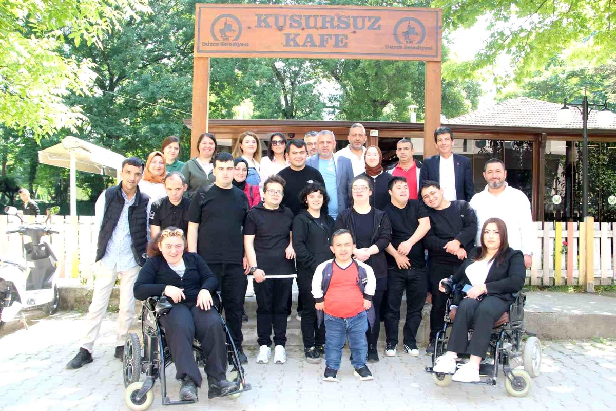 İş Sendikası Düzce Şube Başkanı Engelli Bireylerle Bir Araya Geldi