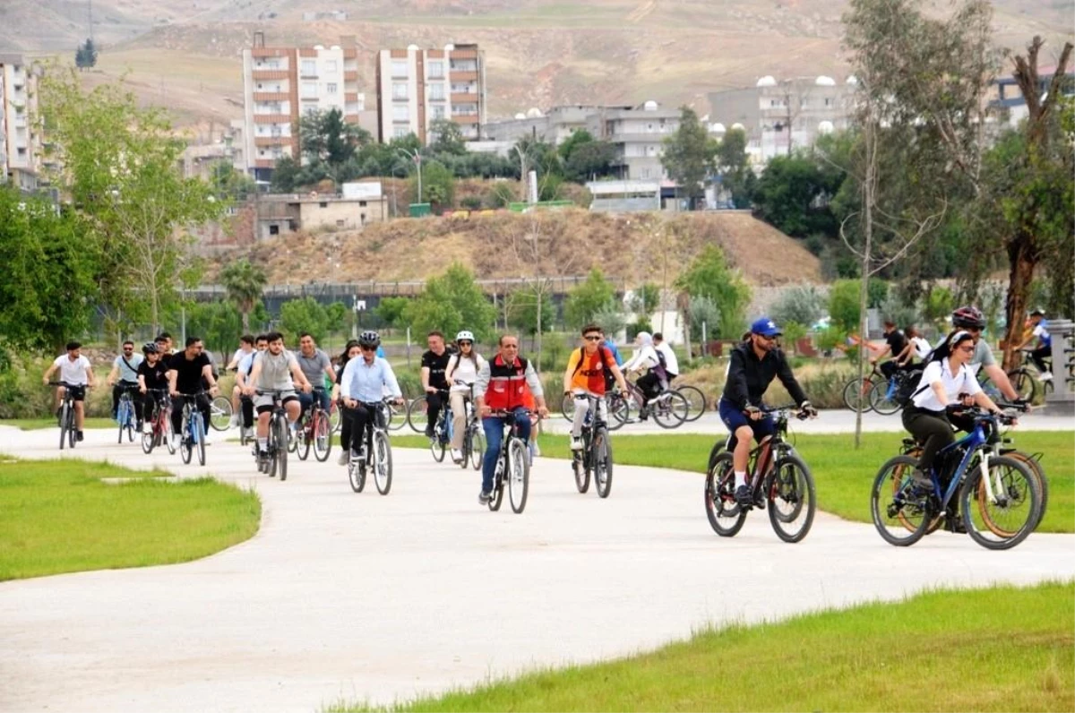 Cizre\'de Gençlik Haftası Bisiklet Turu
