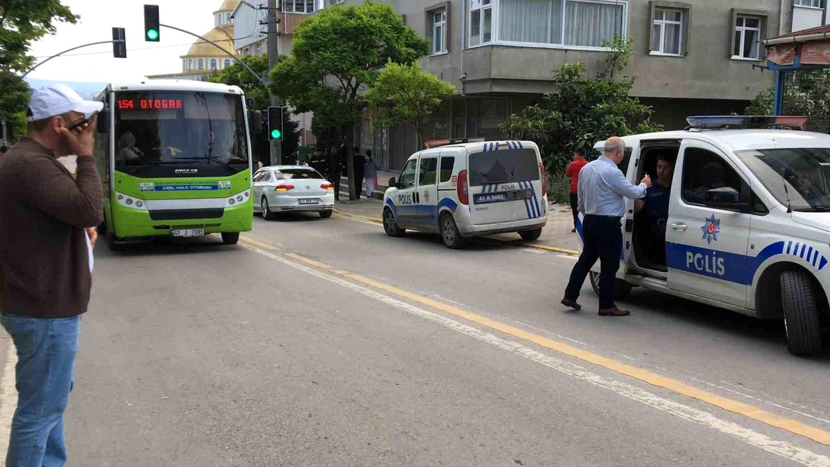 Kocaeli Körfez\'de Çocuk Parkında Kavga: 2 Yaralı