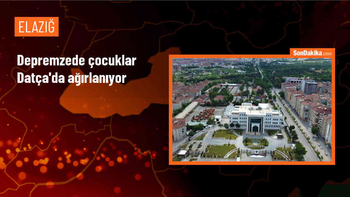 Elazığ\'dan gelen depremzede çocuklar Datça\'da denize girdi