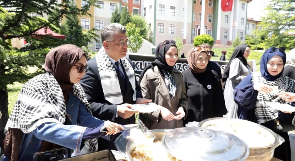DPÜ Öğrencileri Filistin\'e Destek İçin Hayır Çarşısı Düzenledi
