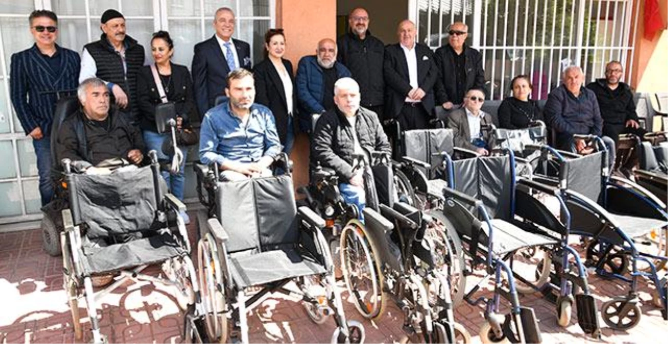 Engelsiz Yaşam Vakfı, Beykoz Engelliler Derneği\'ne Tekerlekli Sandalye Bağışı Yaptı