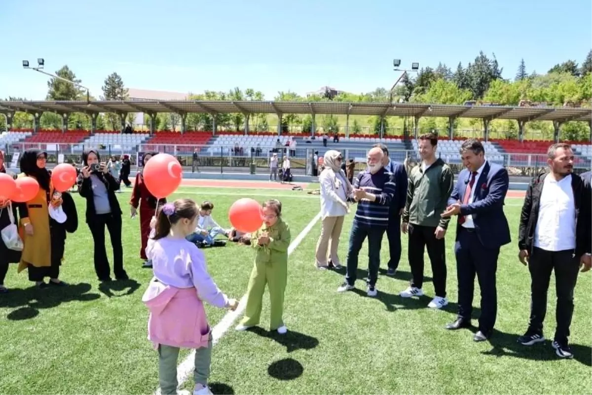 Gediz\'de Engelliler Haftası etkinliği: Uçurtma şenliği düzenlendi