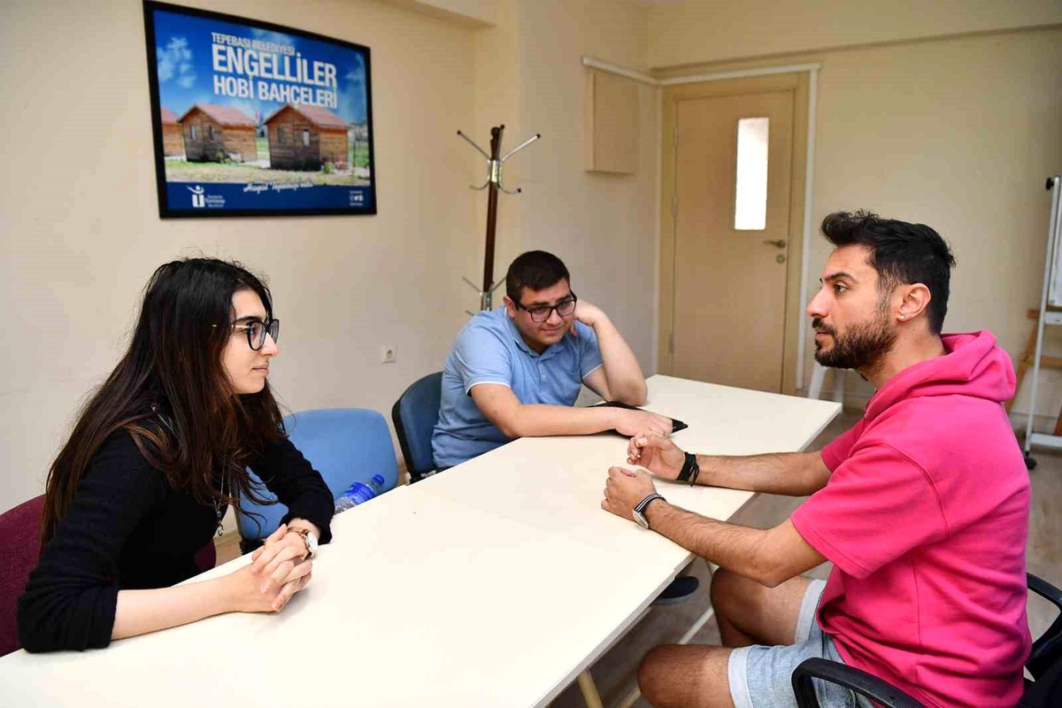 Tepebaşı Belediyesi Gençlik Merkezleri\'nde bin 400 öğrenciye ücretsiz eğitim imkanı