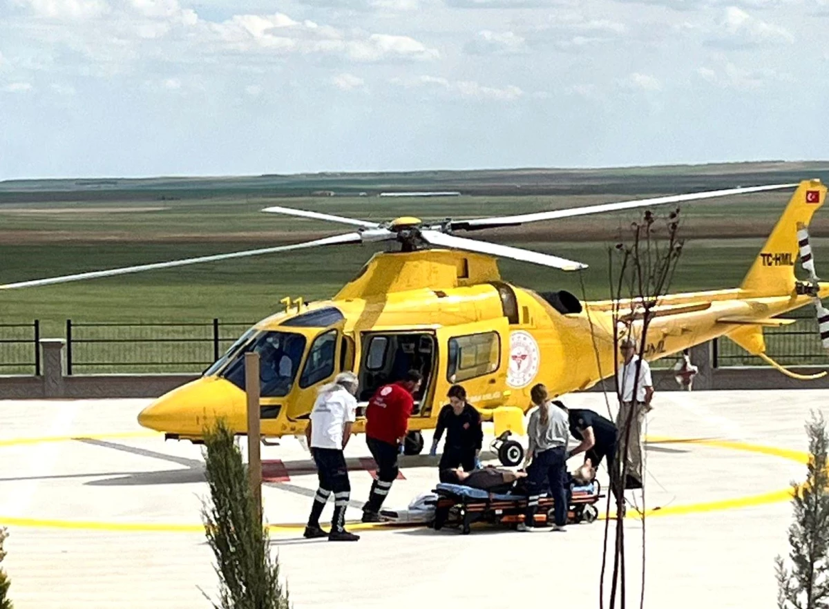 Konya\'da Kalp Krizi Geçiren Vatandaş Helikopter Ambulansla Hastaneye Sevk Edildi