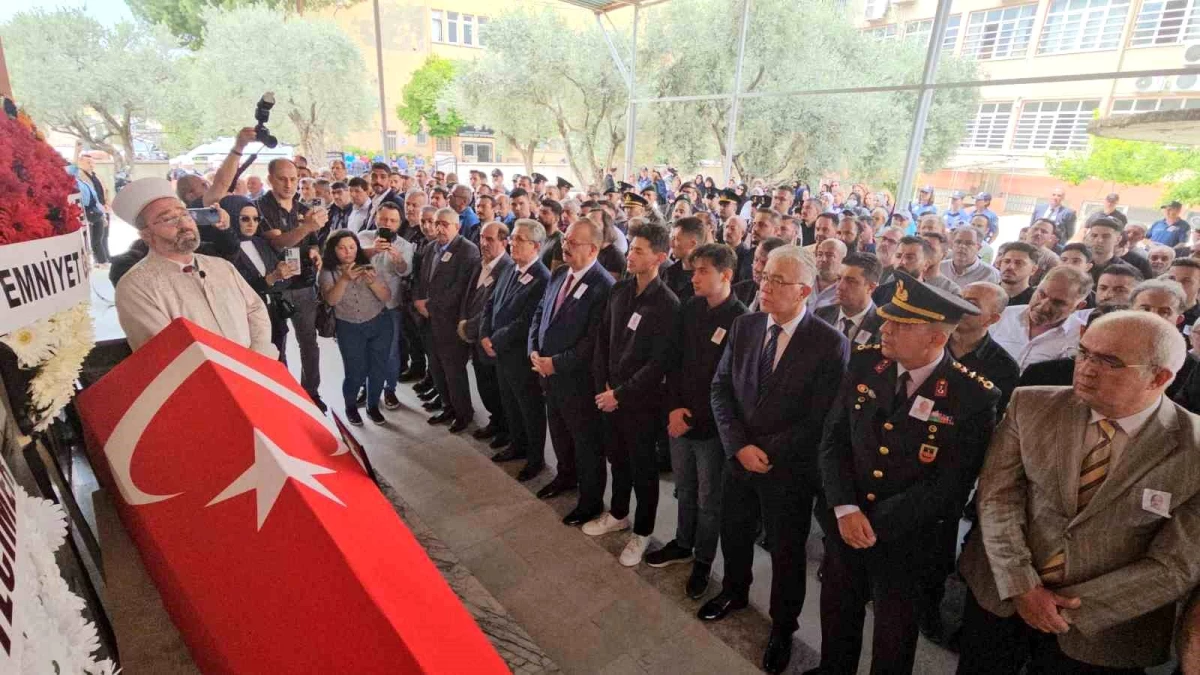 Yozgat\'ta görevi başında kalp krizi geçiren polis memuru son yolculuğuna uğurlandı