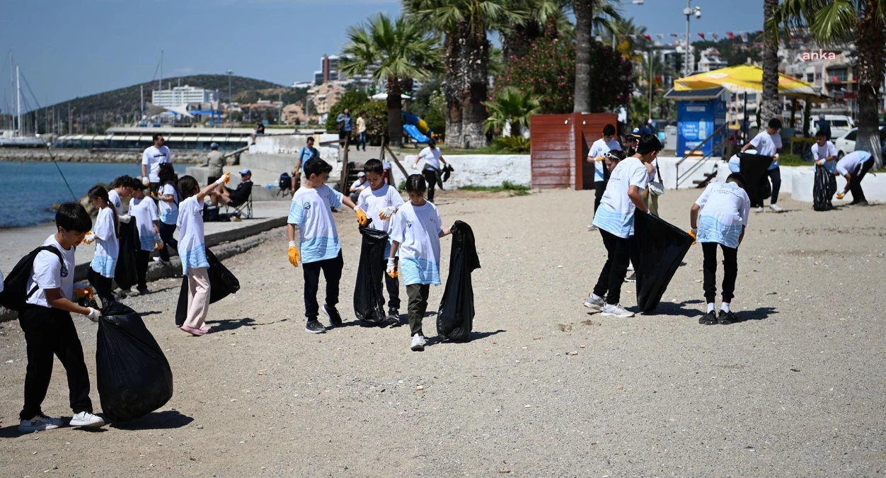 Kuşadası\'nda Atatürk Ortaokulu öğrencileri kıyı temizliği yaptı