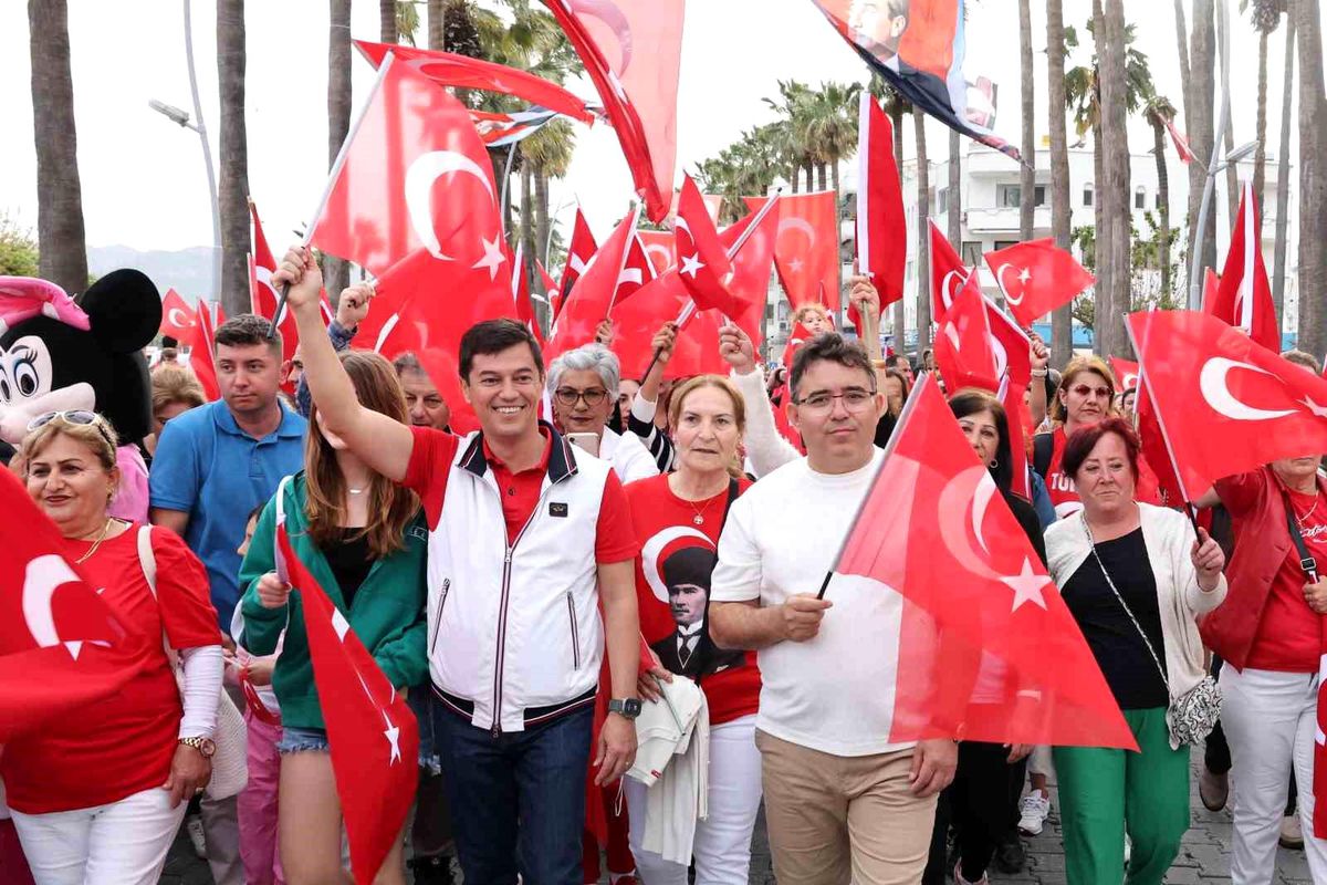 Marmaris\'te Gençlik Bayramı Coşkusu