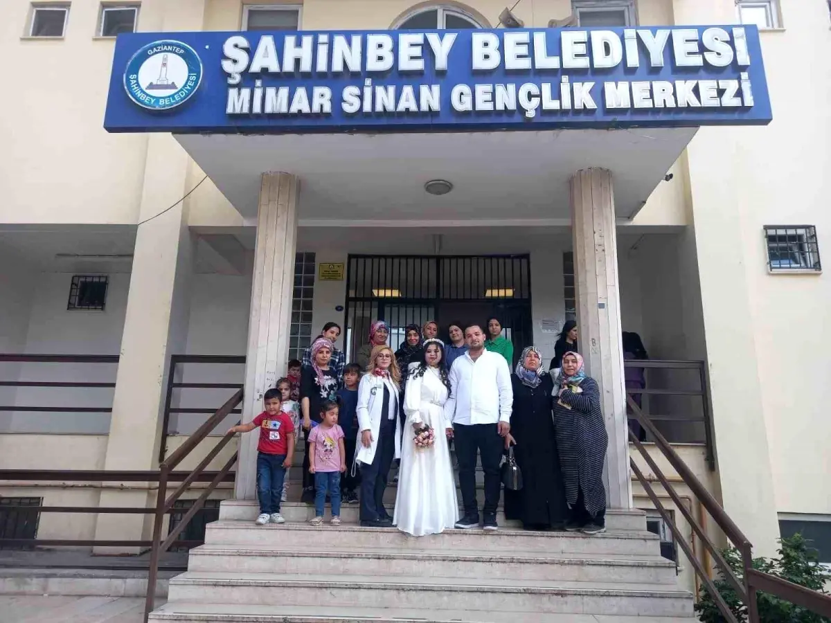 Şahinbey Belediyesi\'nden gelin adaylarına destek