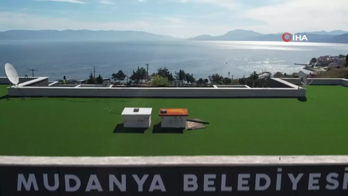 Mudanya Belediye Başkanı Deniz Dalgıç, makam aracını satışa çıkardı