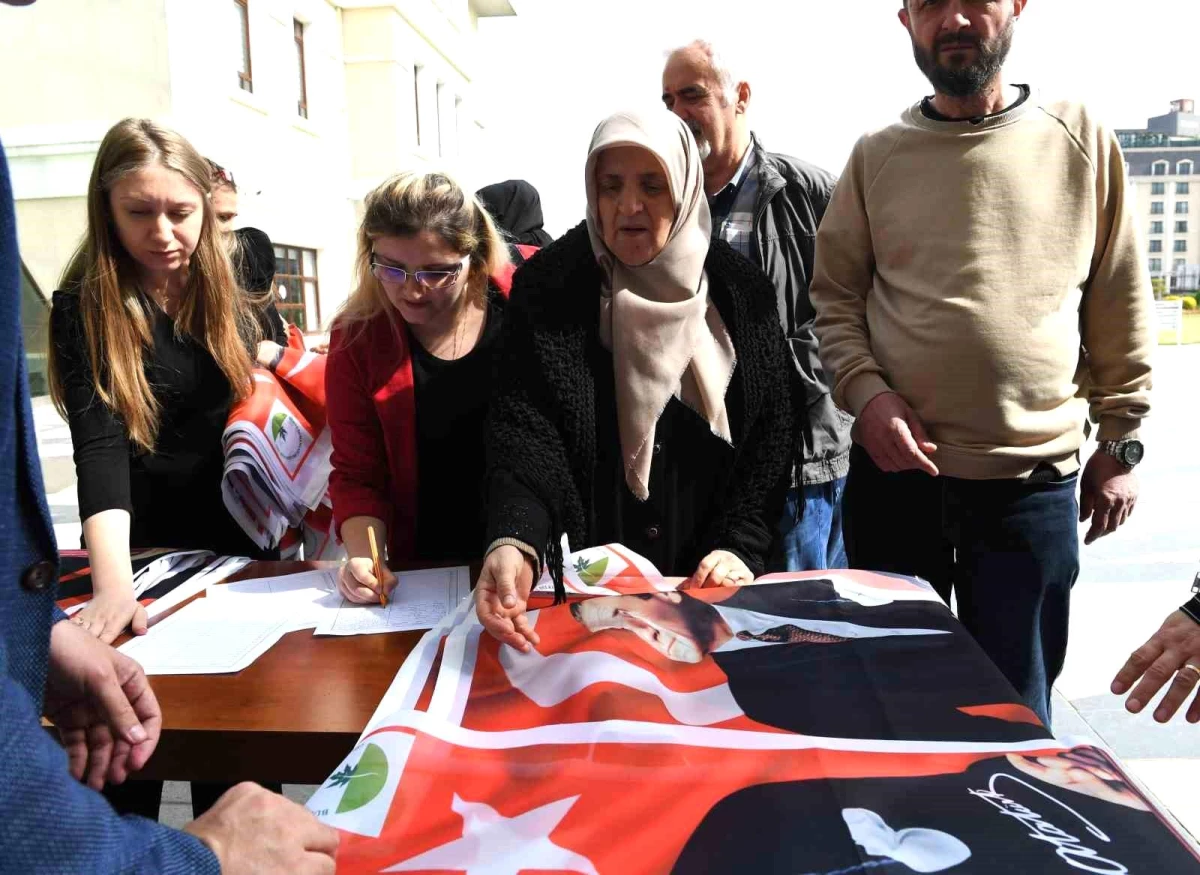 Osmangazi Belediyesi, 19 Mayıs\'ta ücretsiz Atatürk posteri dağıttı