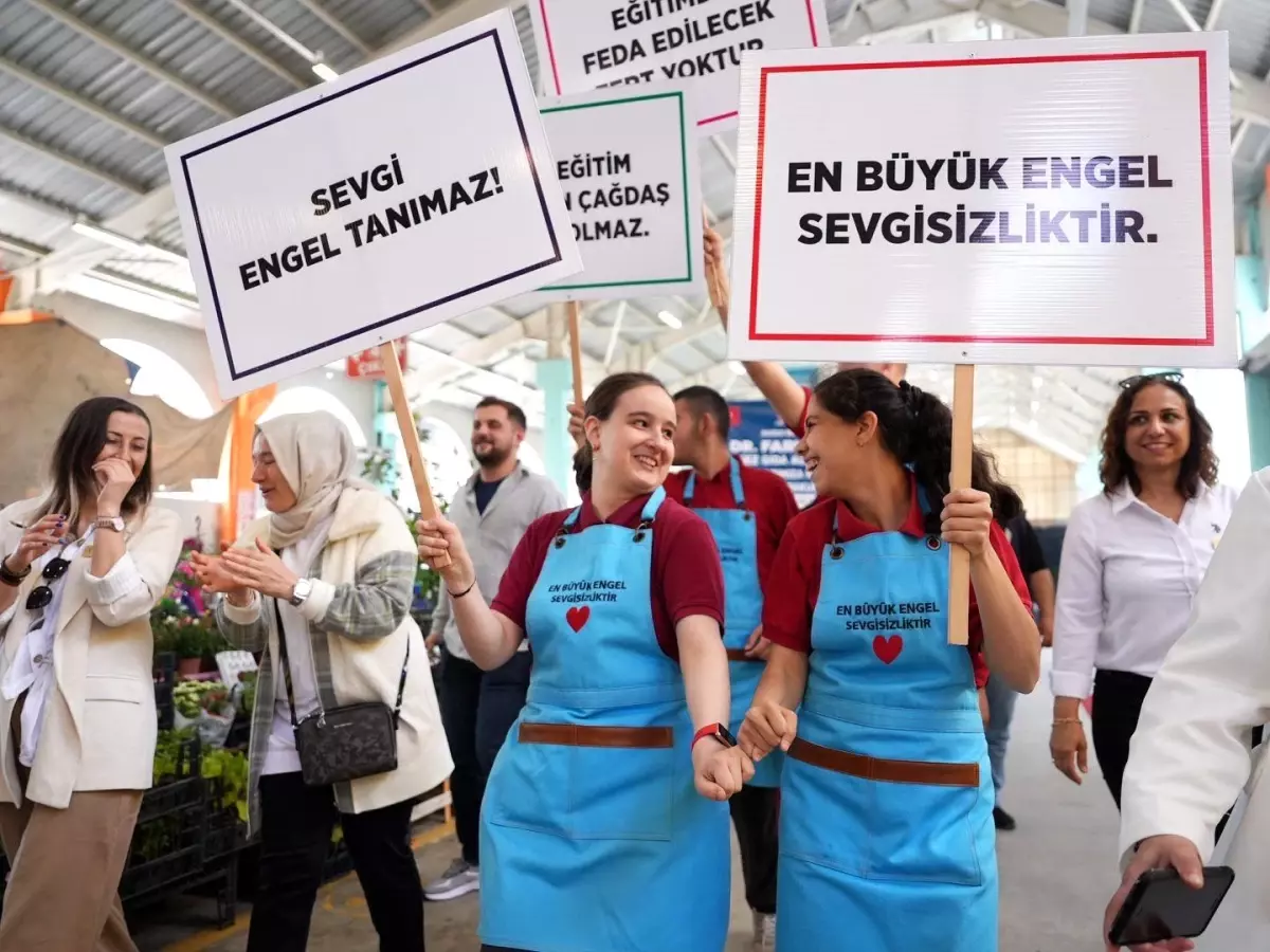 Engelliler Haftasında Düzce Merkez Pazaryeri\'nde Farkındalık Etkinliği