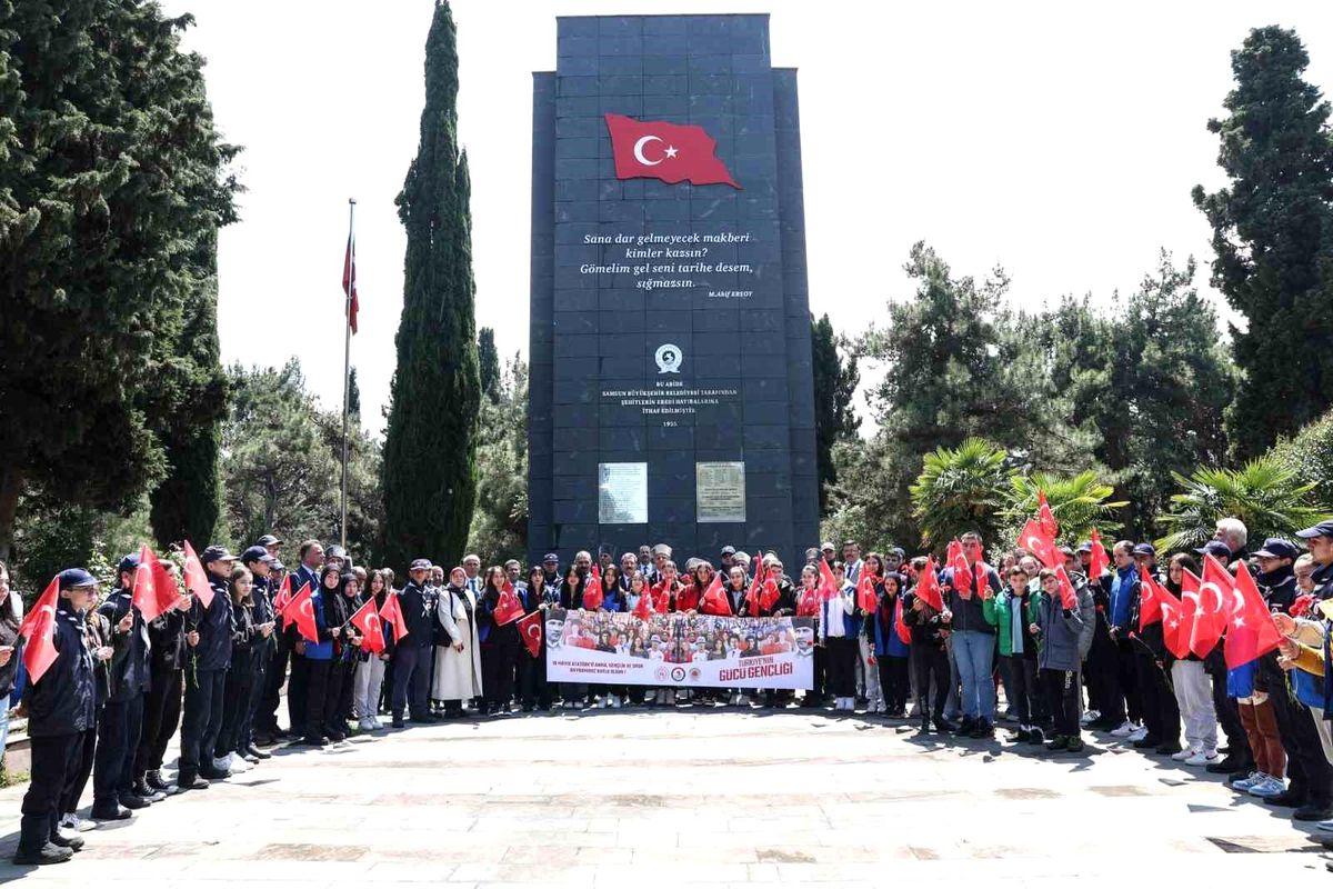 Samsun Protokolü Şehitlikleri Ziyaret Ederek Şehitlere Saygı Gösterdi