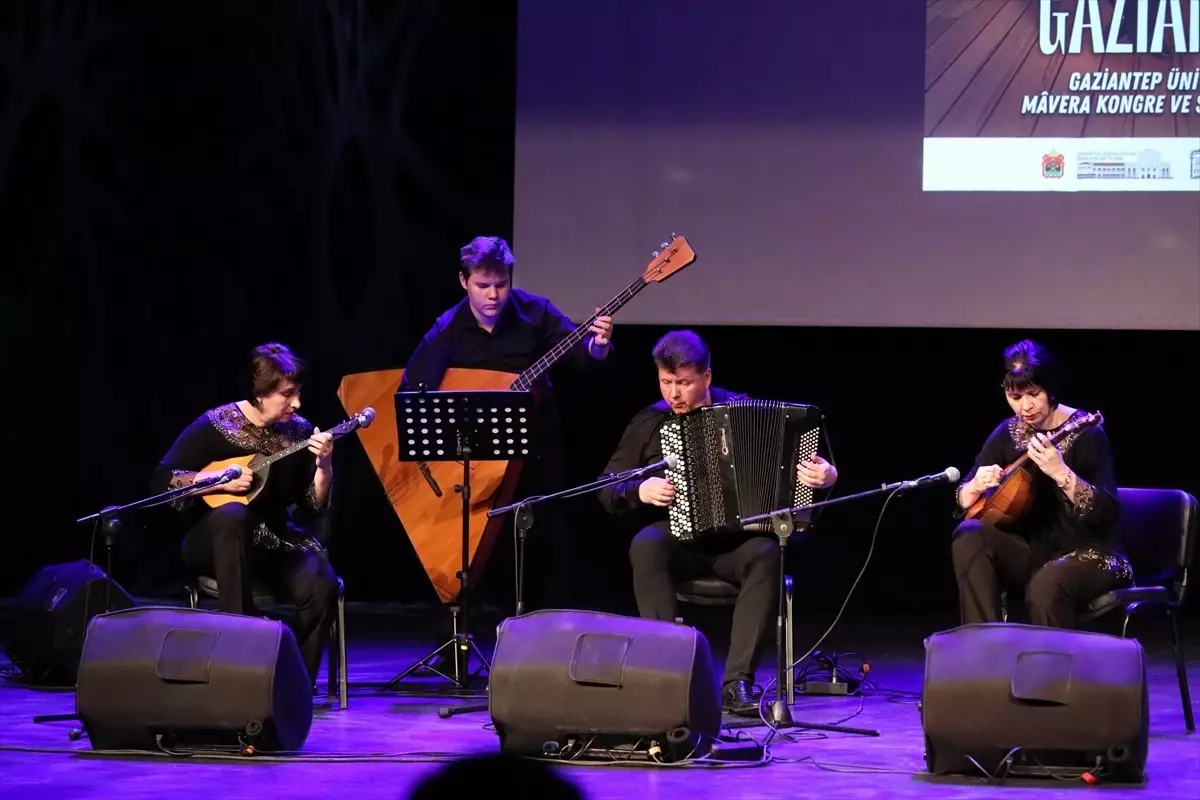 Rus Halk Müziği Topluluğu Sibirya Dörtlüsü, Gaziantep Üniversitesinde Konser Verdi