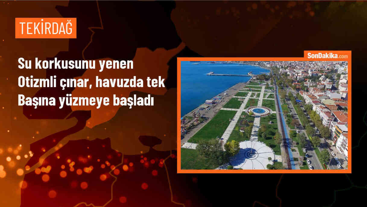 Otizmli Çınar Fidancı, su korkusunu yenerek havuzda tek başına yüzmeye başladı