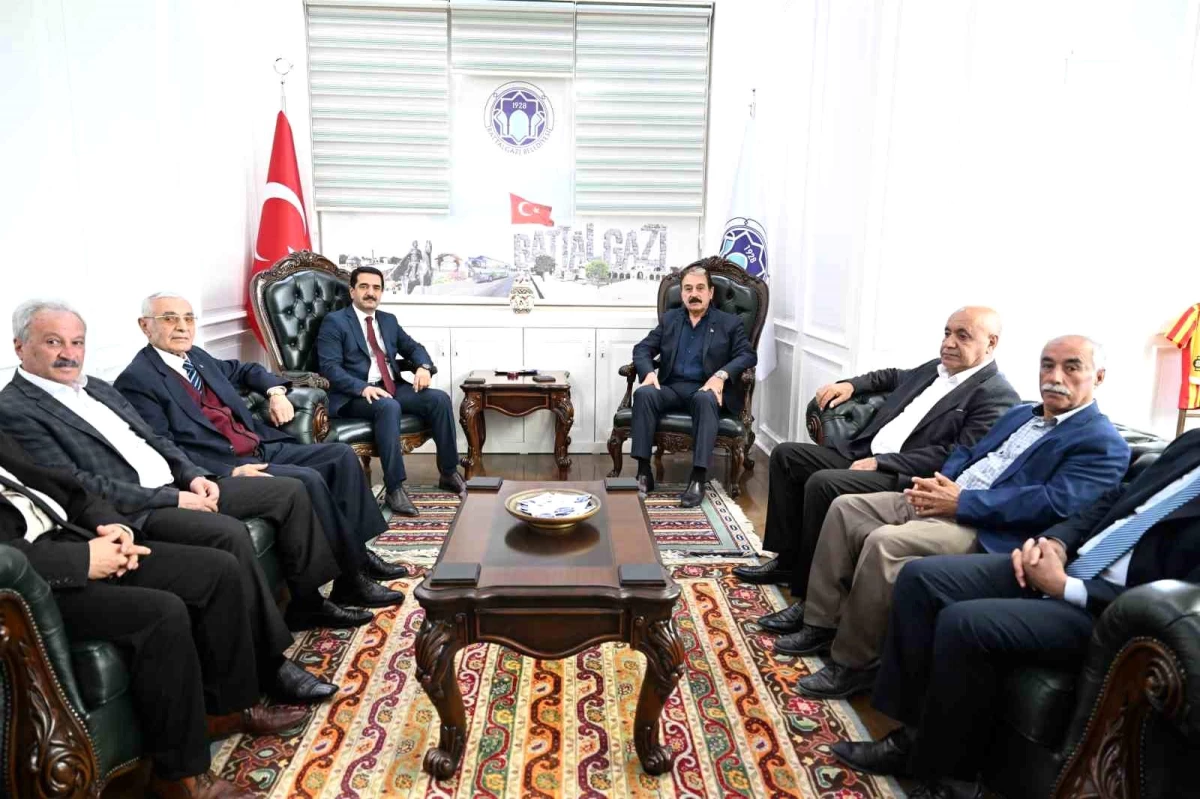 Battalgazi Belediye Başkanı Bayram Taşkın, esnaf odaları başkanlarını kabul etti