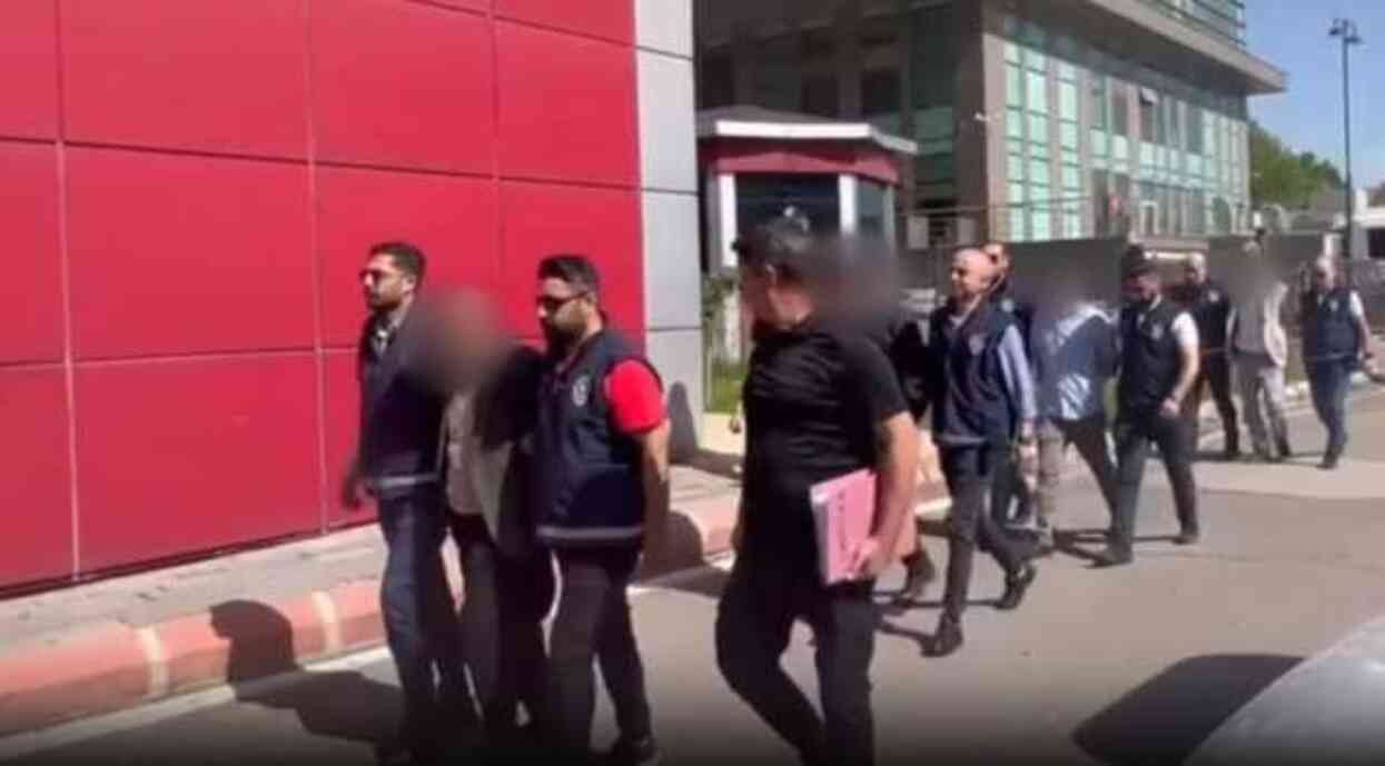 16 yıldır aranan kişiyi araç lastiğinde yakmışlar! Cinayeti eski eşin evliliği çözdü