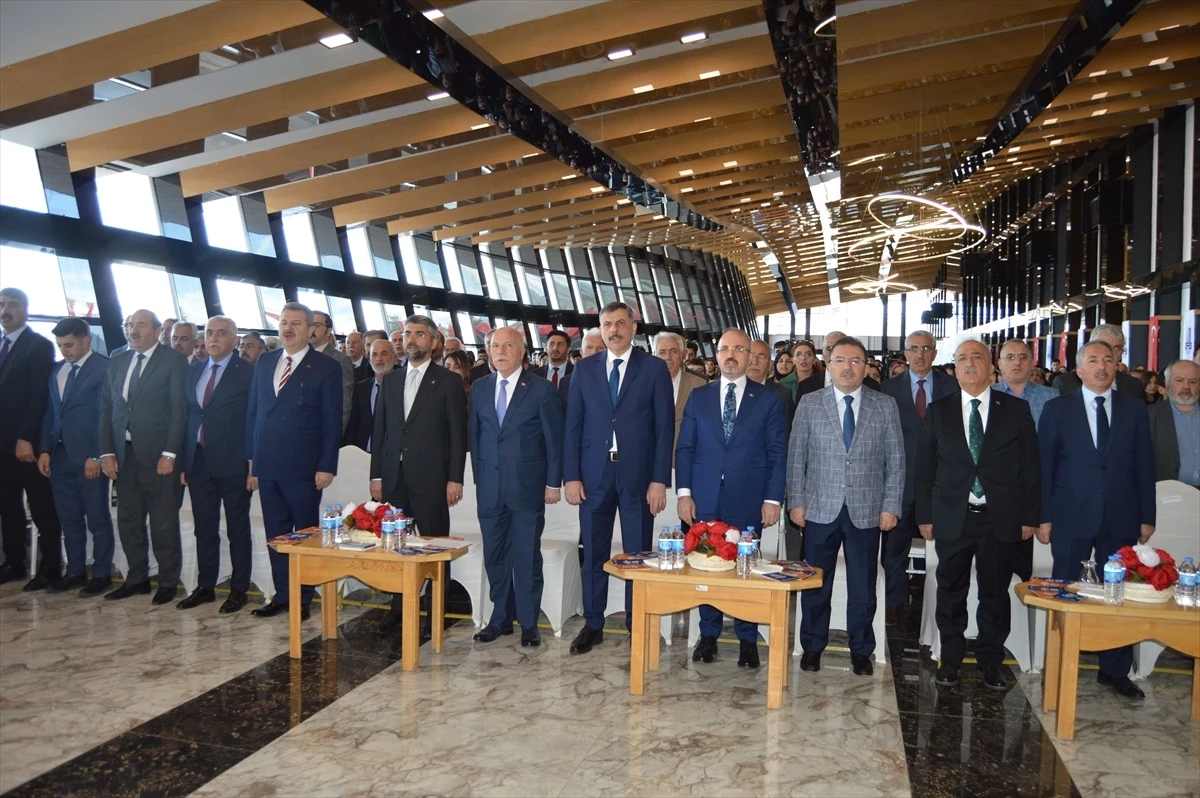 Erzurum\'da düzenlenen 6. Doğu Anadolu Erzurum Kitap Fuarı açıldı