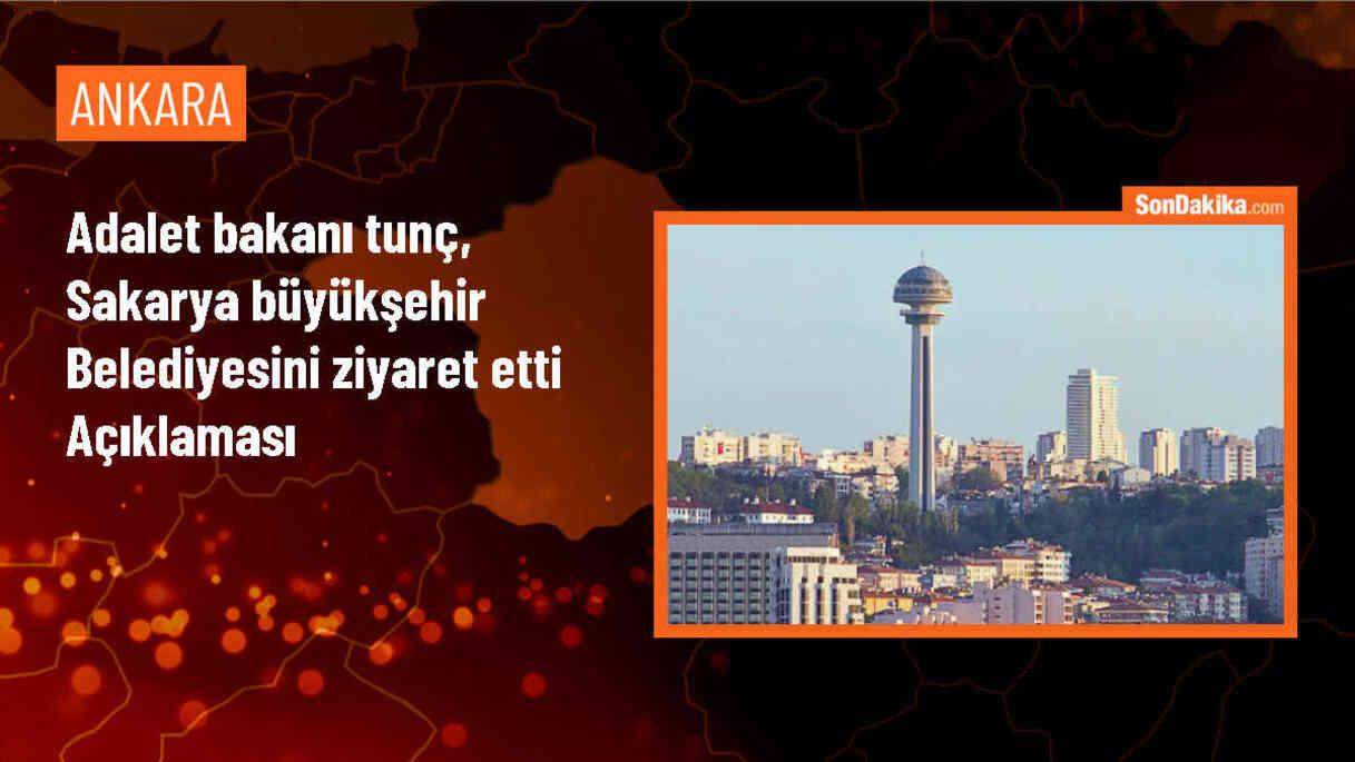 Adalet Bakanı Yılmaz Tunç, Sakarya Büyükşehir Belediye Başkanı Yusuf Alemdar\'ı ziyaret etti