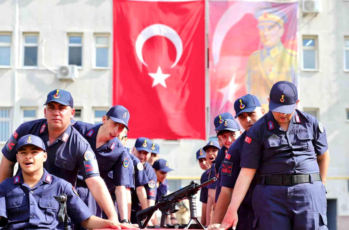 Aksaray\'da Özel Gençler Temsili Askerlik Yaptı