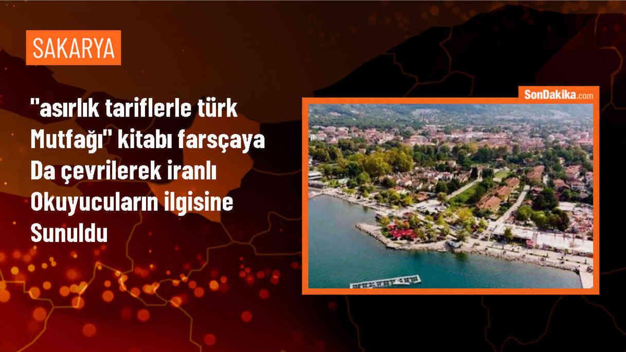 Kültür ve Turizm Bakanlığı tarafından çevrilen \'Asırlık Tariflerle Türk Mutfağı\' kitabı Tahran Kitap Fuarı\'nda okuyucuyla buluştu
