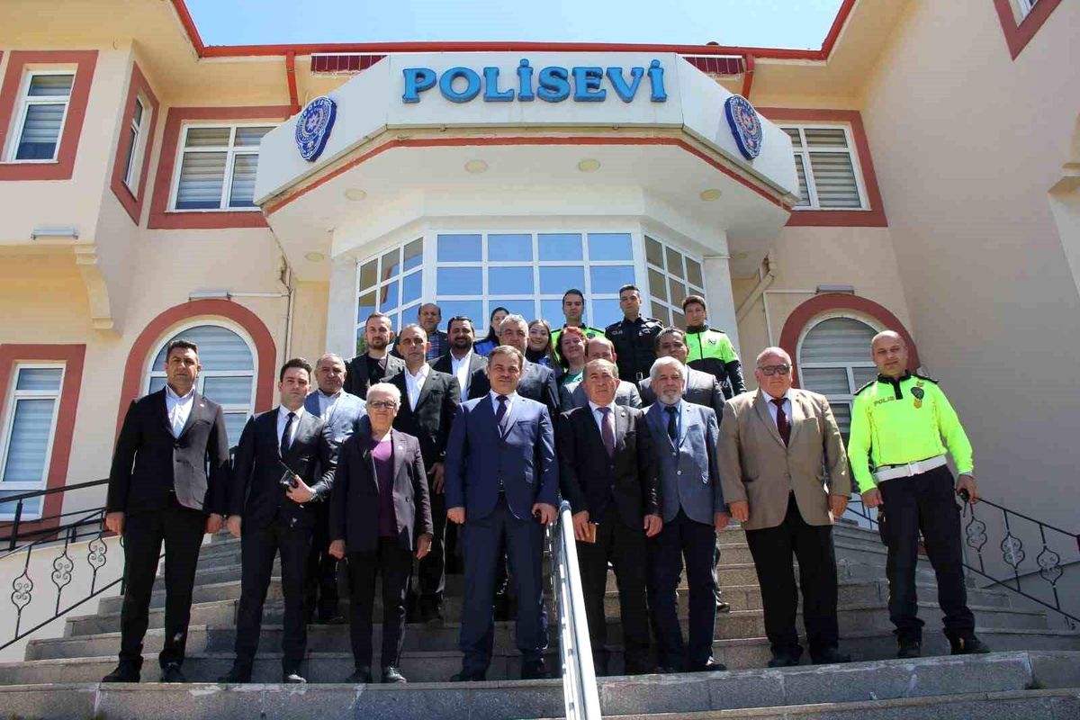 Bilecik İl Emniyet Müdürlüğü, Muhtarlarla Asayiş Toplantısı Gerçekleştirdi