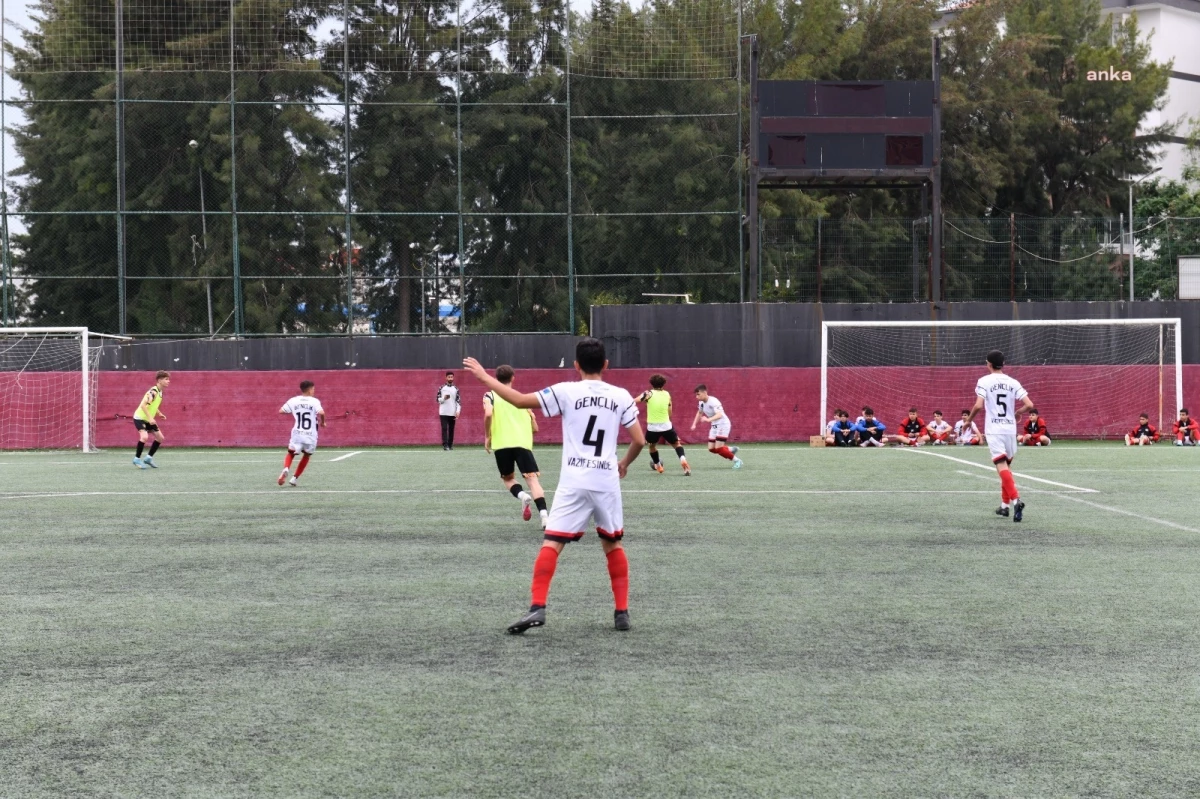 Çiğli Belediyesi Gençlik Kupası Futbol Turnuvası Başladı