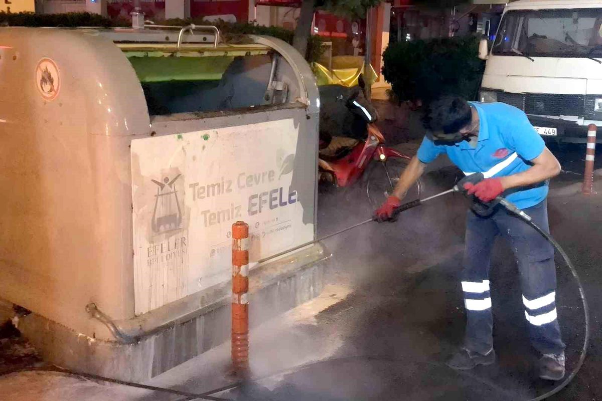Efeler Belediyesi Temizlik İşleri Müdürlüğü\'nden temizlik çalışmaları