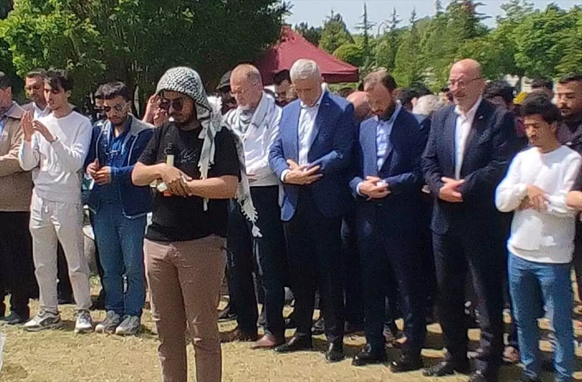 DPÜ Öğrencileri İsrail\'in Gazze\'ye saldırılarını protesto eylemlerini sonlandırdı