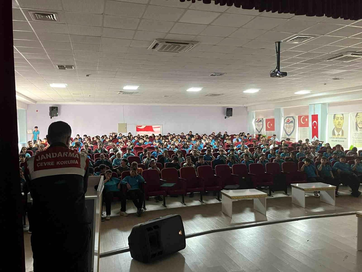 Gaziantep\'te Jandarma Ekipleri 269 İlkokul Öğrencisine Çevre Bilinci Eğitimi Verdi