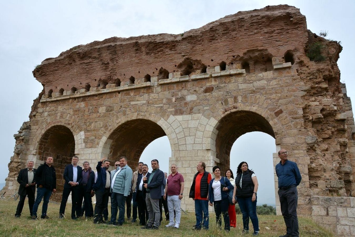 Aydın Esnaf ve Sanatkarlar Odaları Birliği, Tralleis Antik Kenti\'nde Toplantı Düzenledi