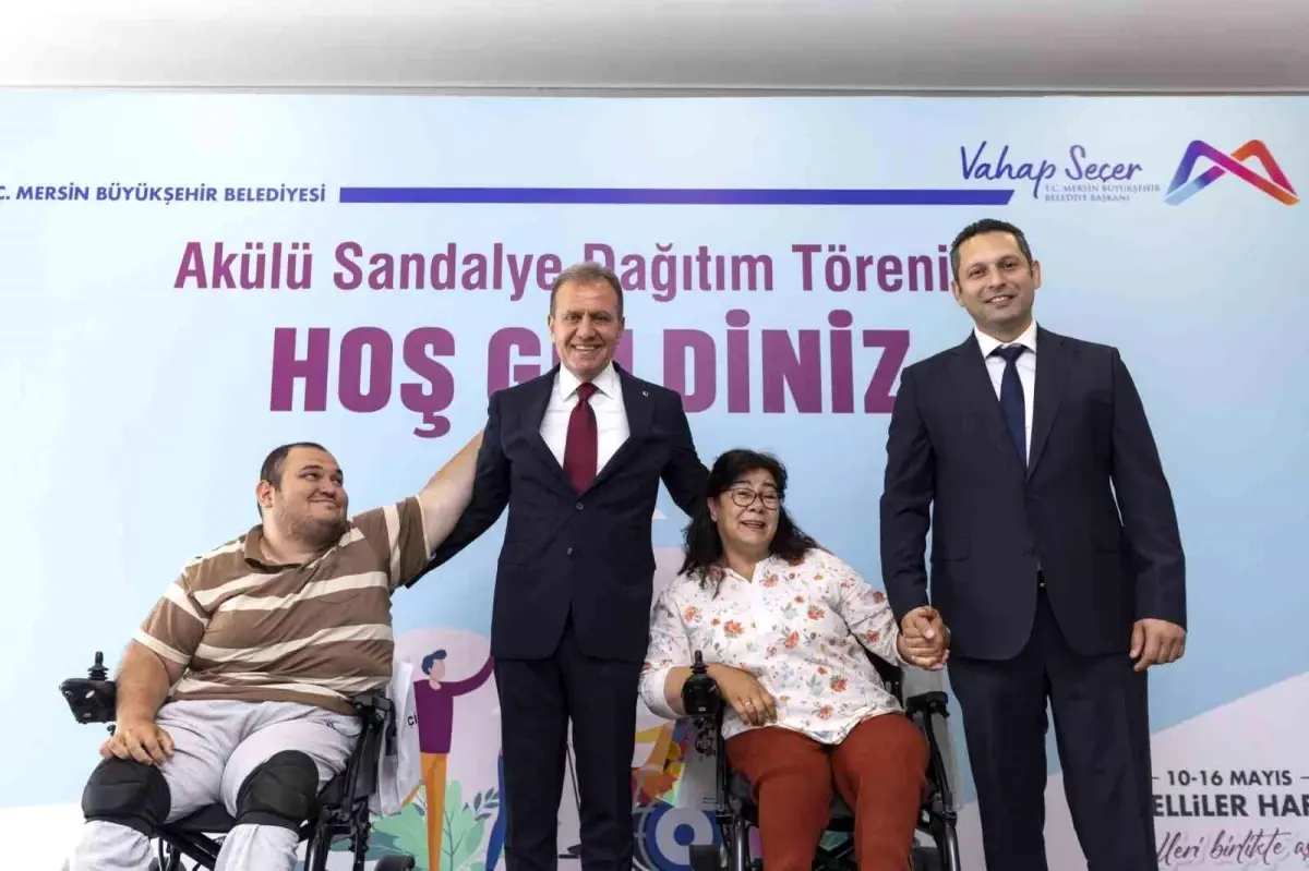 Mersin\'de ihtiyaç sahibi özel gereksinimli bireylere akülü sandalye dağıtıldı