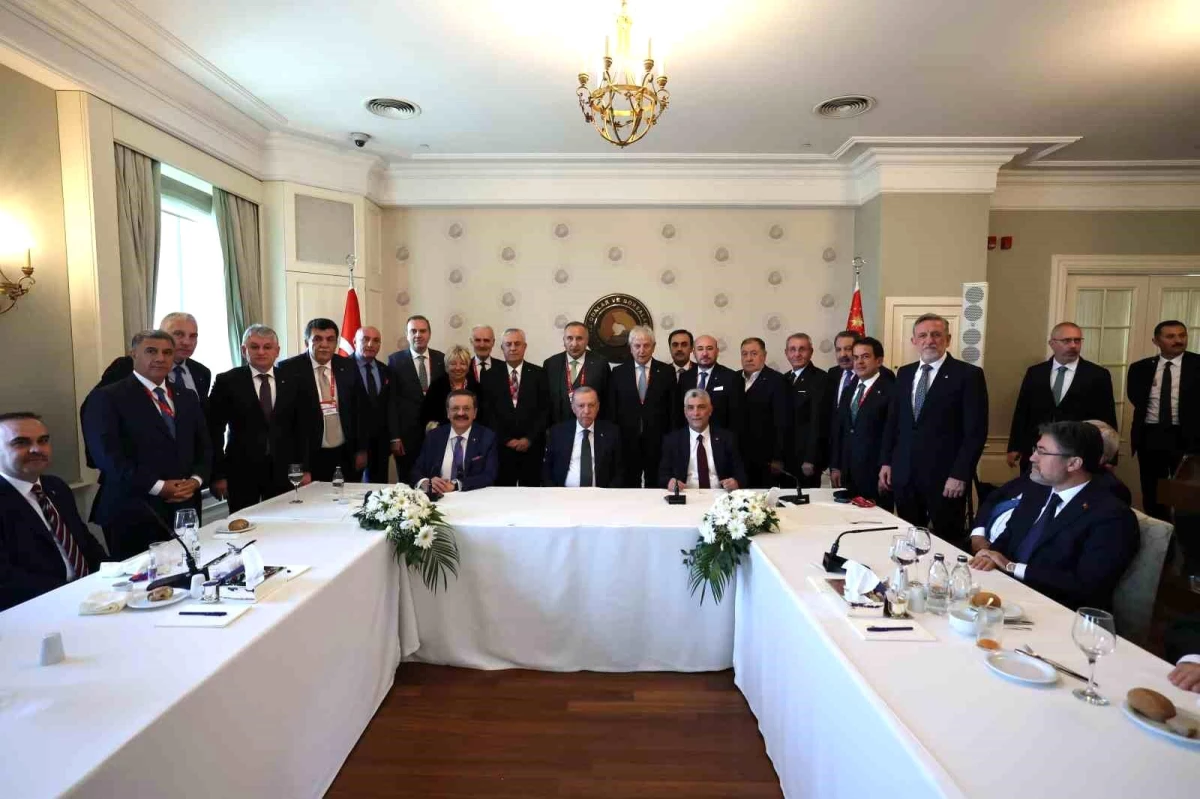 TOBB Yönetim Kurulu Üyesi Saim Özakalın, Erzurum 2. OSB\'nin genişletilmesi talebini Cumhurbaşkanı Erdoğan\'a iletti