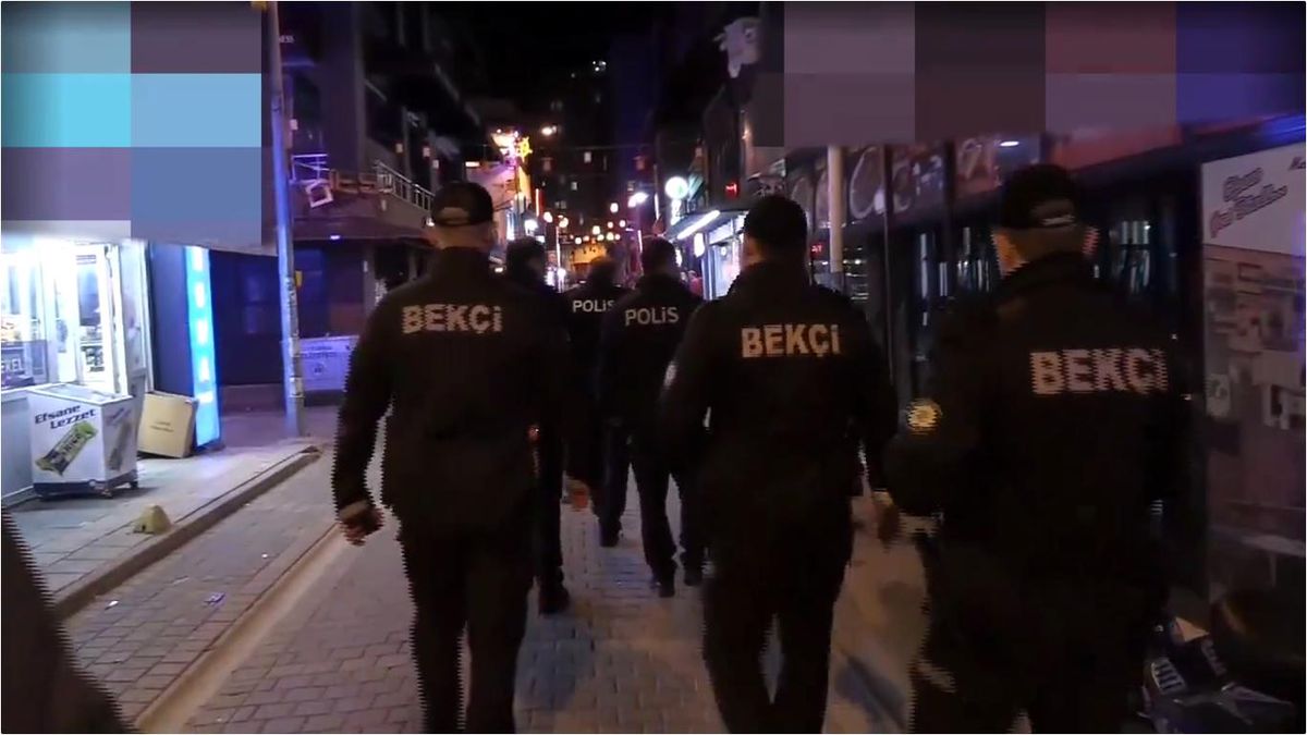 Eskişehir\'de Barlar Sokağı\'nda yapılan uygulamada 106 kişi ve 5 araç sorgulandı