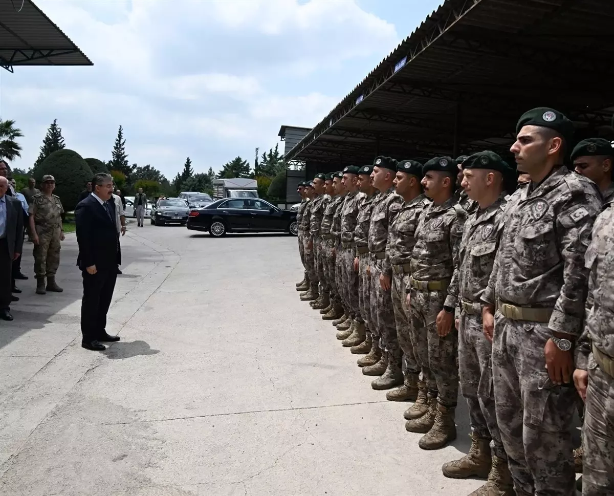 Osmaniye\'den Suriye\'ye Özel Harekat Polisleri Uğurlandı