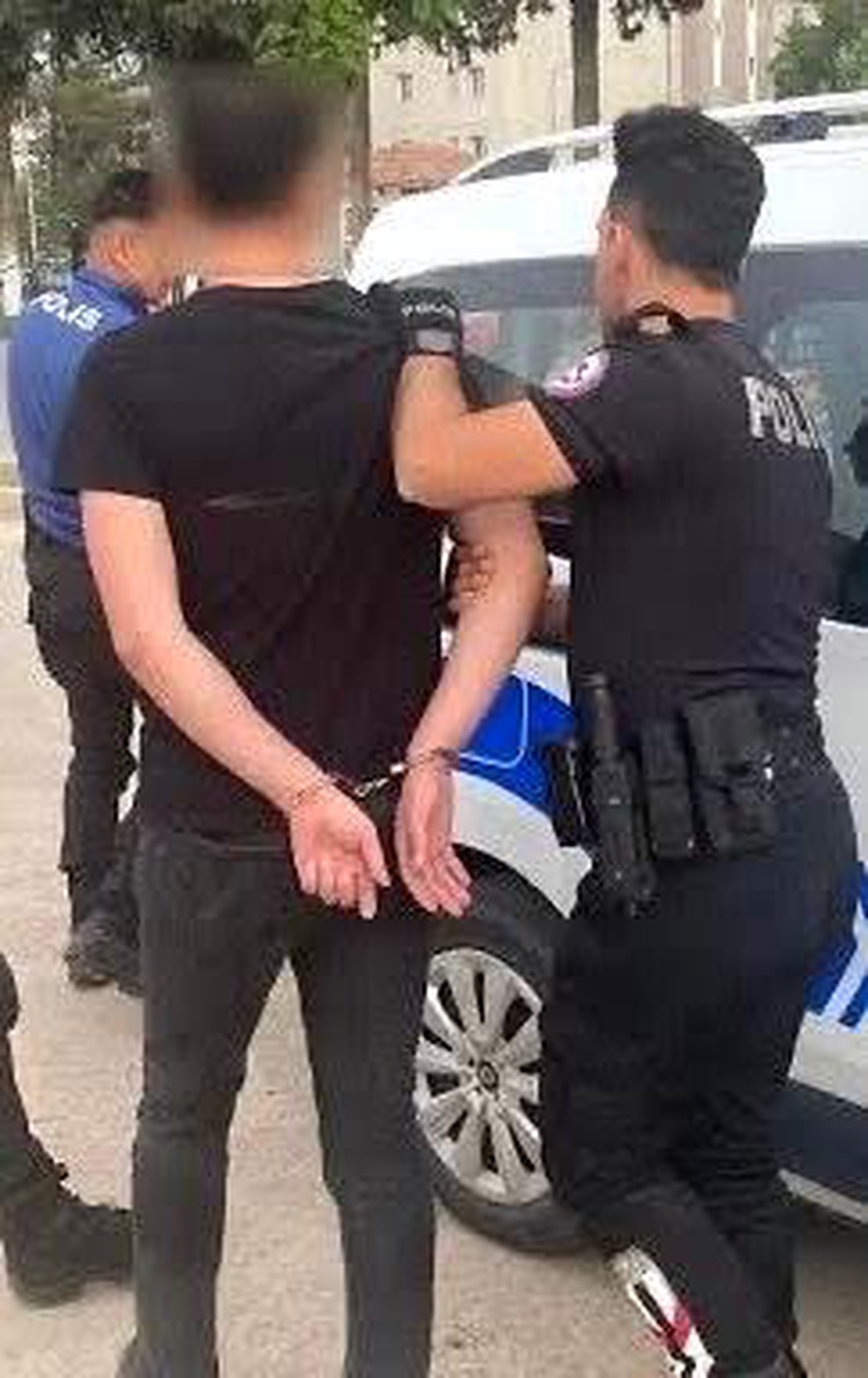 Bozüyük\'te firari şahıs 1 yıl 18 ay hapis cezası ile yakalandı
