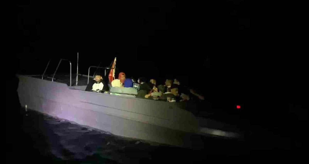 Muğla\'da 47 düzensiz göçmen yakalandı, 1 göçmen kaçakçısı gözaltına alındı