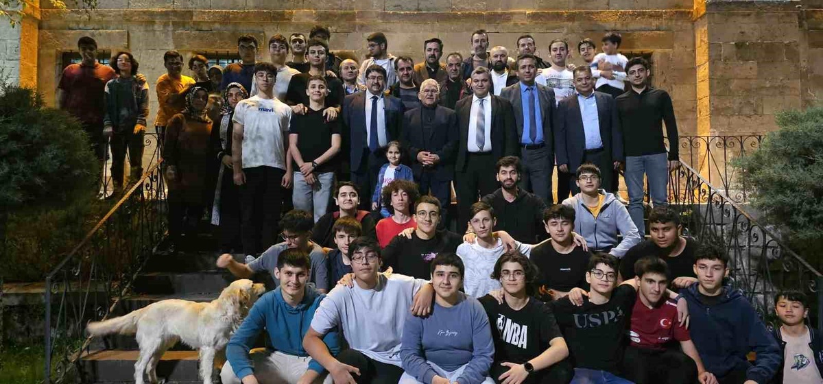 Kayseri Büyükşehir Belediye Başkanı Gençlerle Buluştu