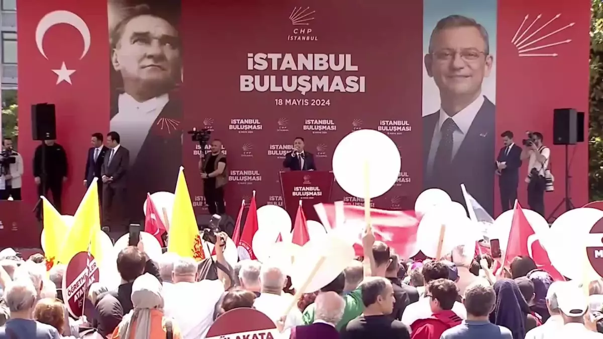 CHP\'den İstanbul\'da "Büyük Eğitim Mitingi"... Özgür Özel\'den Erdoğan\'a: "Madem Atamayacaktın Bu 1 Milyon Günahsızı Niye Okuttun?"