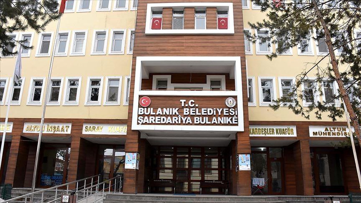 Muş\'ta DEM Partili Bulanık Belediyesi 19 personelin görevine son verdi