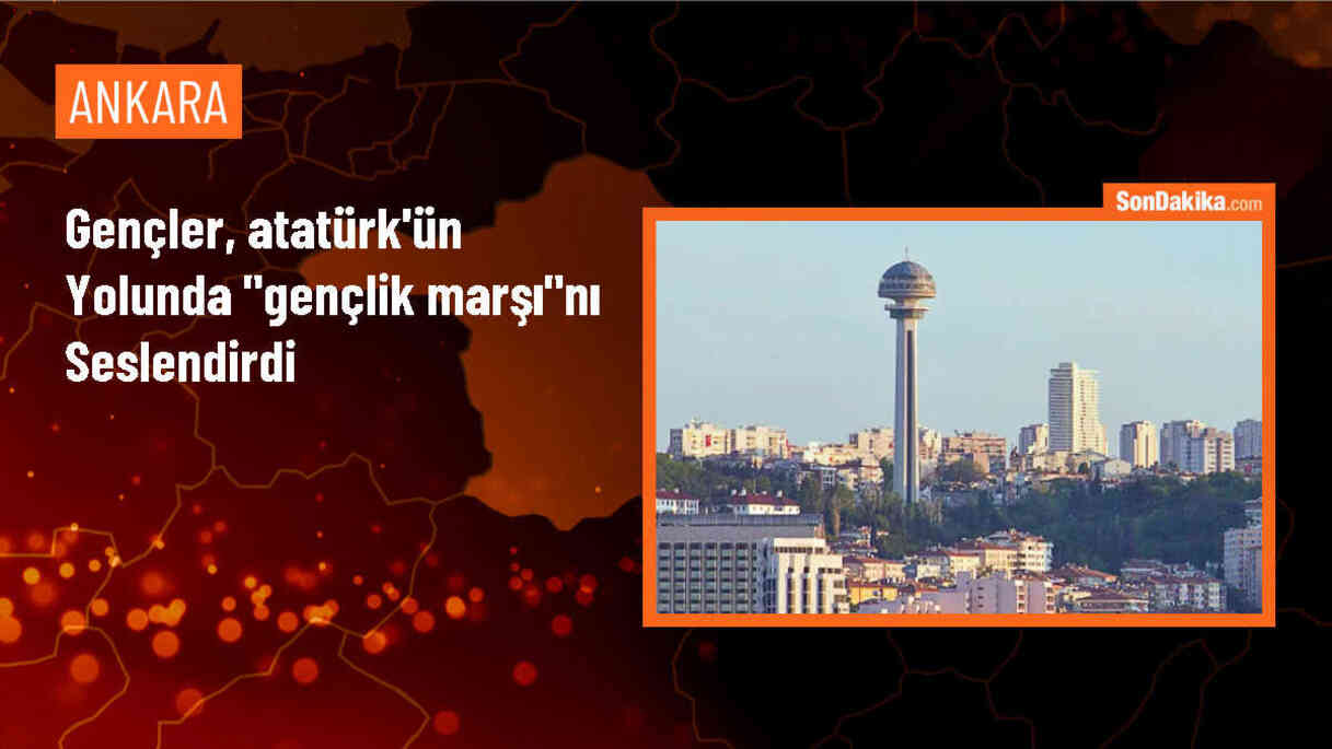 Atatürk\'ün Gençlik Marşı, 105 yıl sonra aynı yolda gençler tarafından seslendirildi