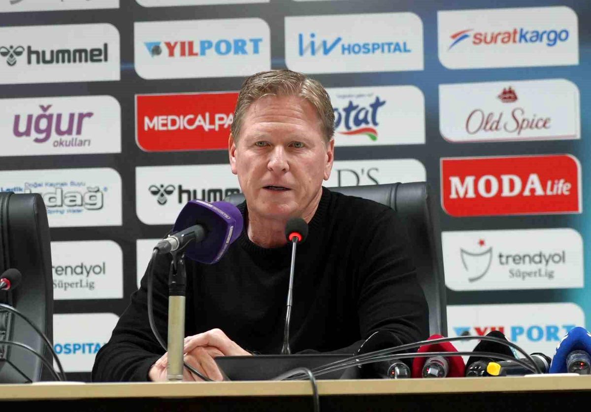 Samsunspor Teknik Direktörü Markus Gisdol: \'Takımımdan ne kadar gurur duysam azdır\'
