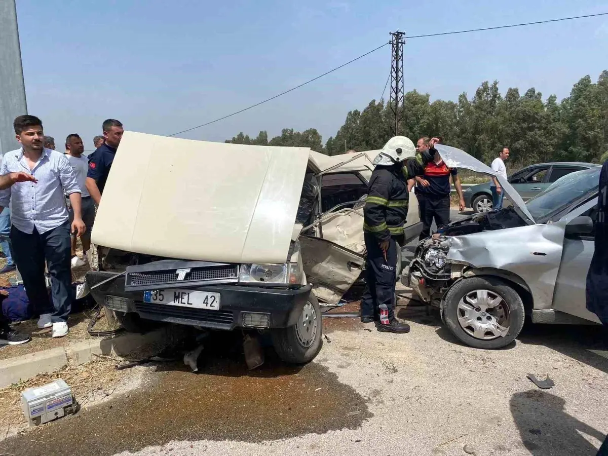 Aydın-Muğla karayolunda çarpışan iki otomobilde 2\'si ağır 7 kişi yaralandı