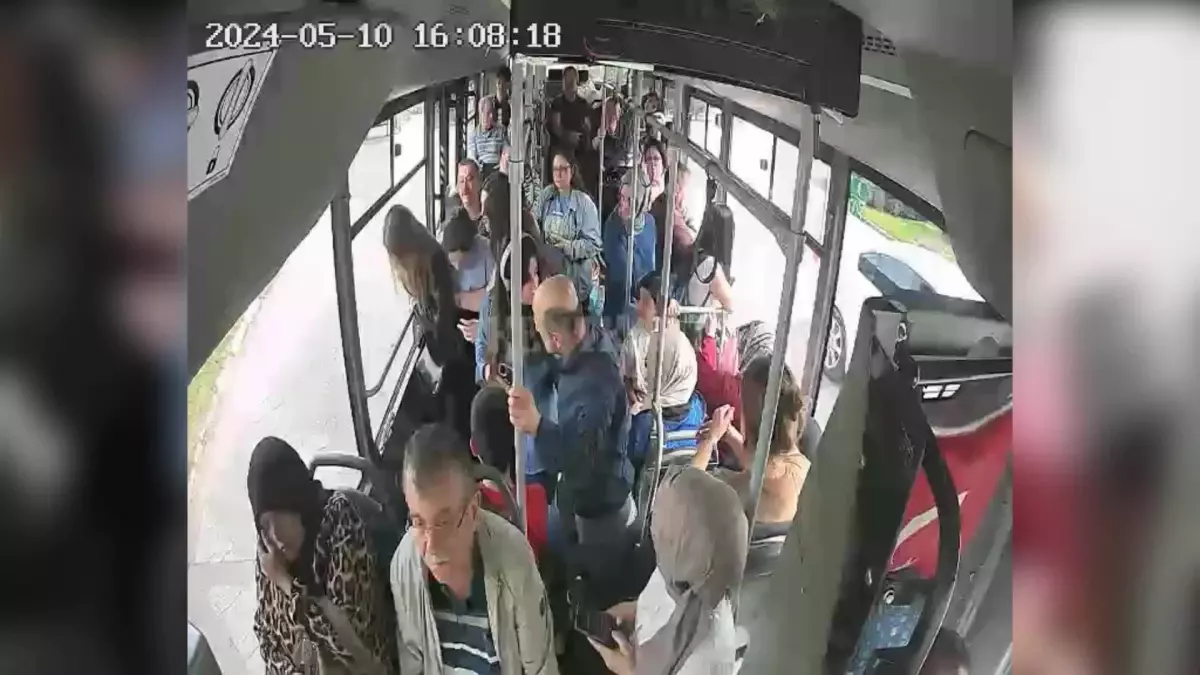 Öğrenci Şeker Komasına Girince Otobüs Şoförü Devreye Girdi