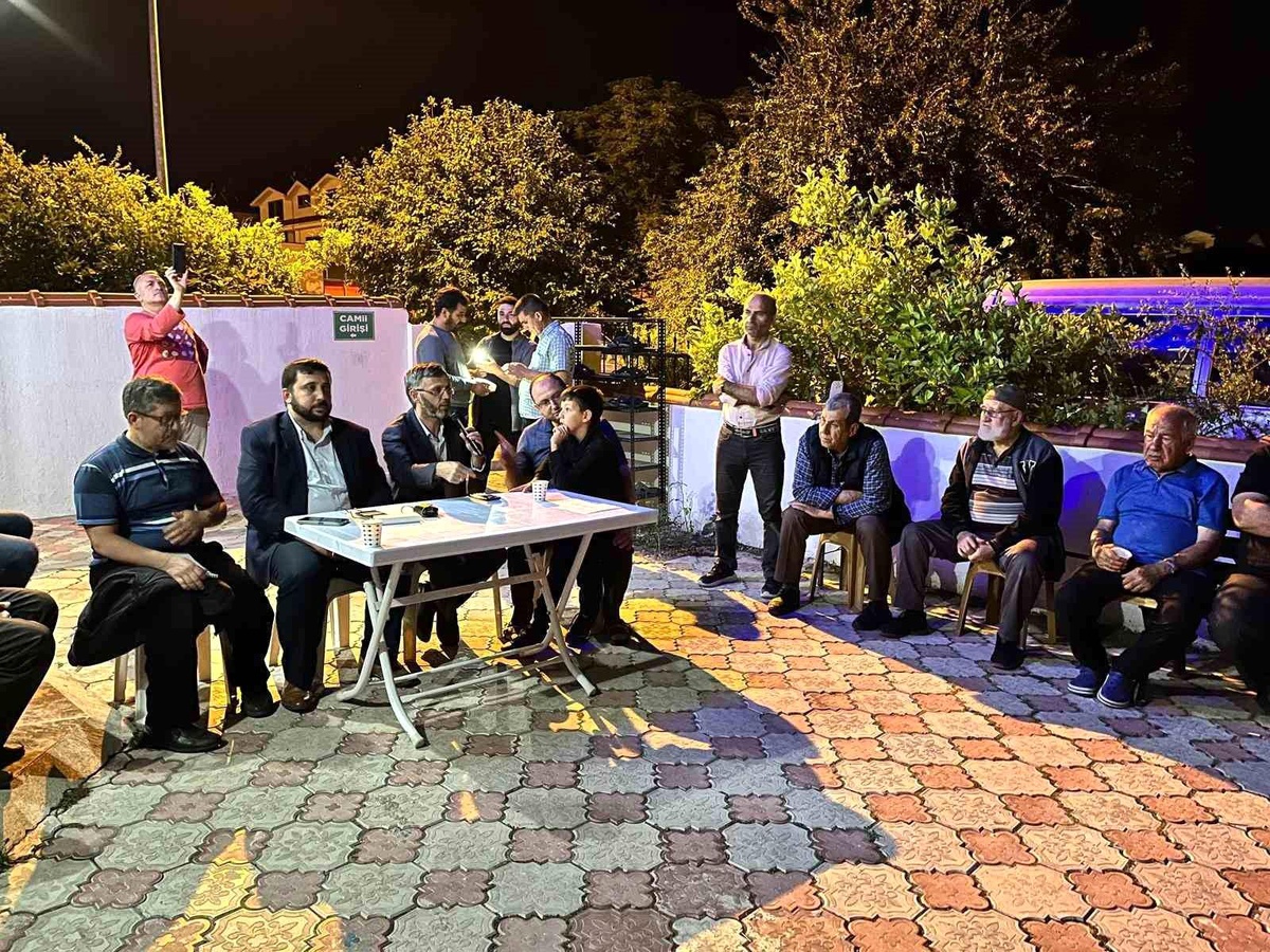 Muğla\'nın Köyceğiz ilçesinde hacı adayları dualarla yolcu edildi