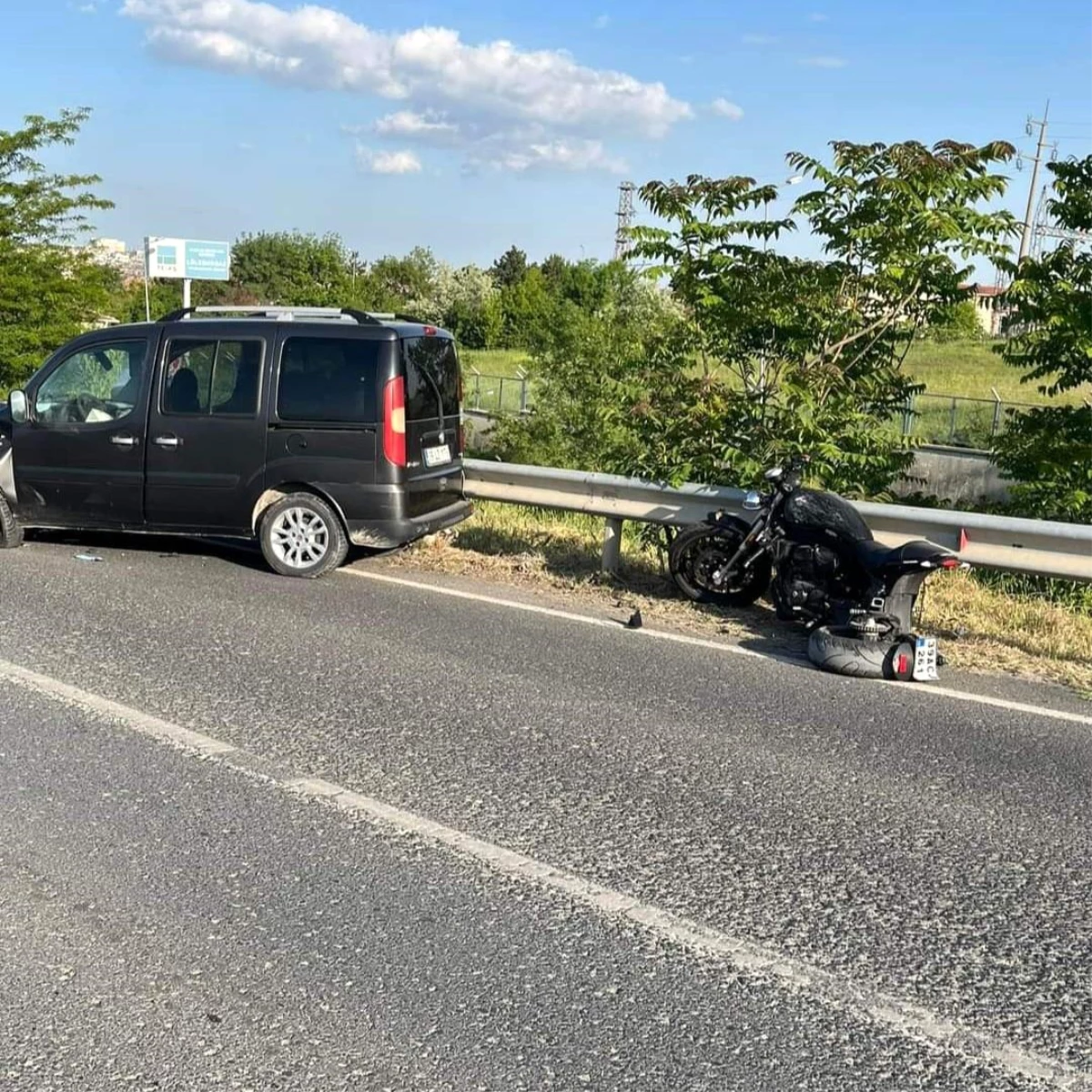 Lüleburgaz\'da motosikletle otomobil çarpışması: 1 yaralı