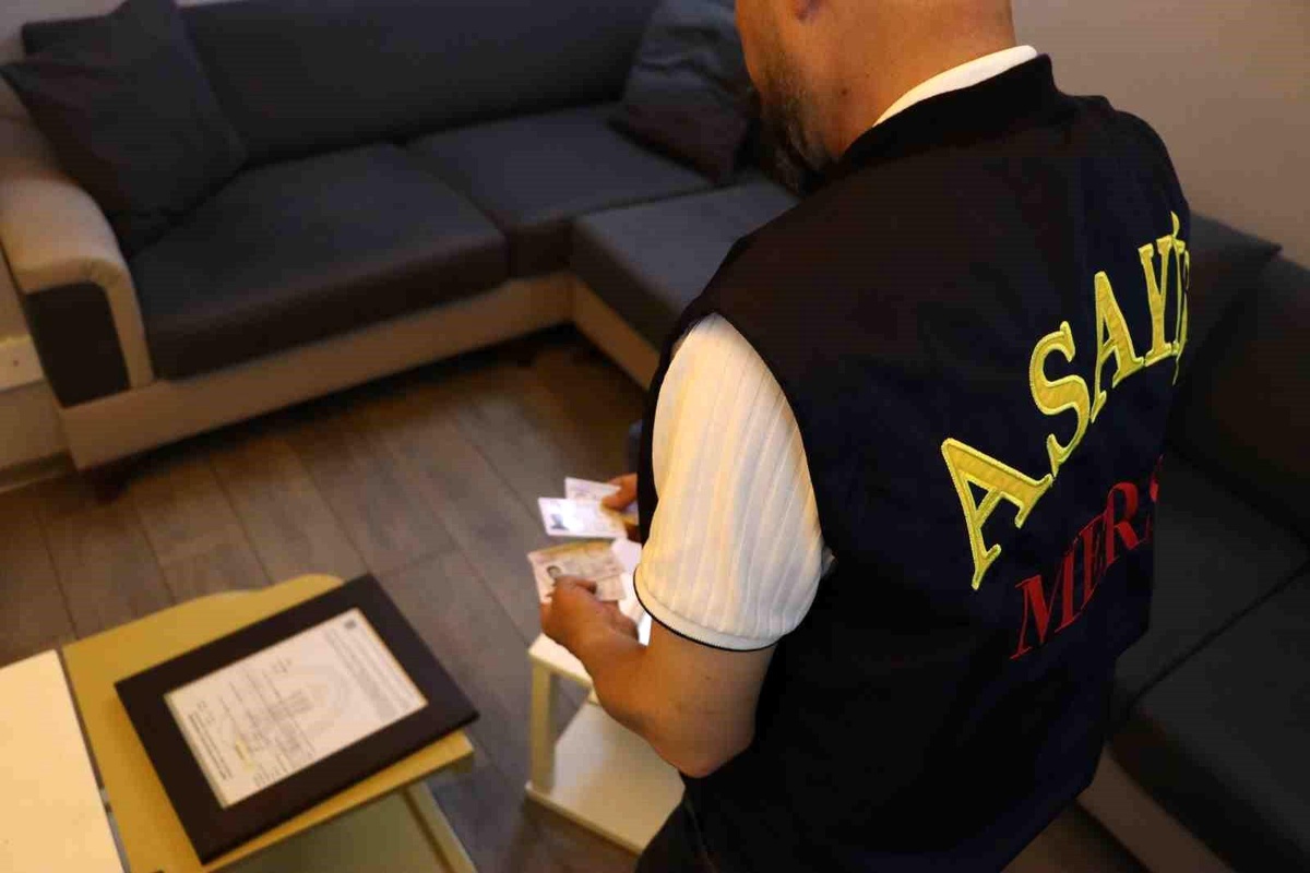 Mersin\'de Kaçak İşçi Operasyonu: 11 Yabancı Uyruklu Kadın Yakalandı