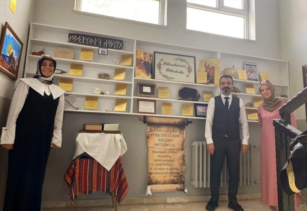 Sakarya\'da Fatma Hanım Ortaokulu\'nda Kelime Müzesi Açıldı