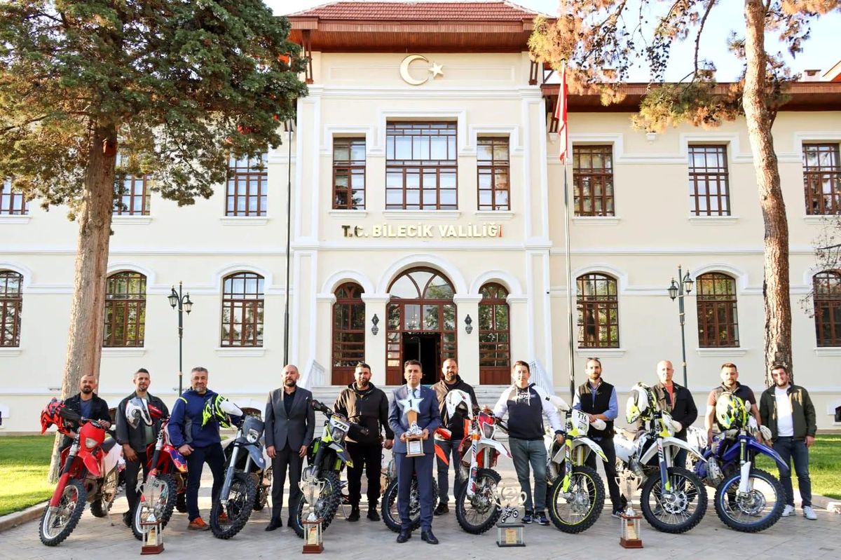 Bilecik Motokros Tutkunları 7 Kupa Kazandı